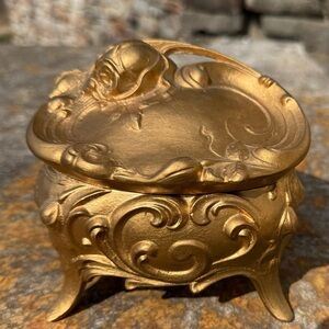 Vintage Art Nouveau Gold Metal Footed Trinket Jewelry Box Pink Satin Lining 102